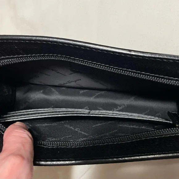 Ferragamo Authentic Vintage BLACK Wristlet with Gold Detail - Picture 4 of 8